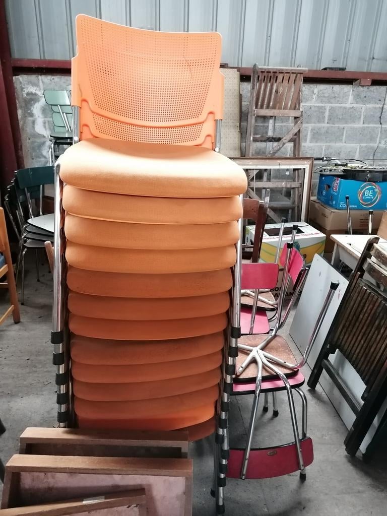 Angelo Pinaffo "laMia" lot de 13 chaises de conférence, Enlèvement