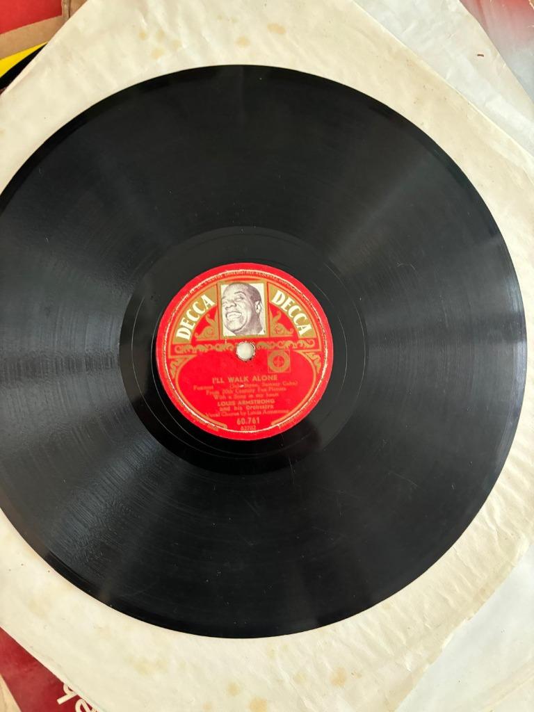 Louis Armstrong en zijn orkest‎ — Kiss Of Fire/I'll Wal, Ophalen
