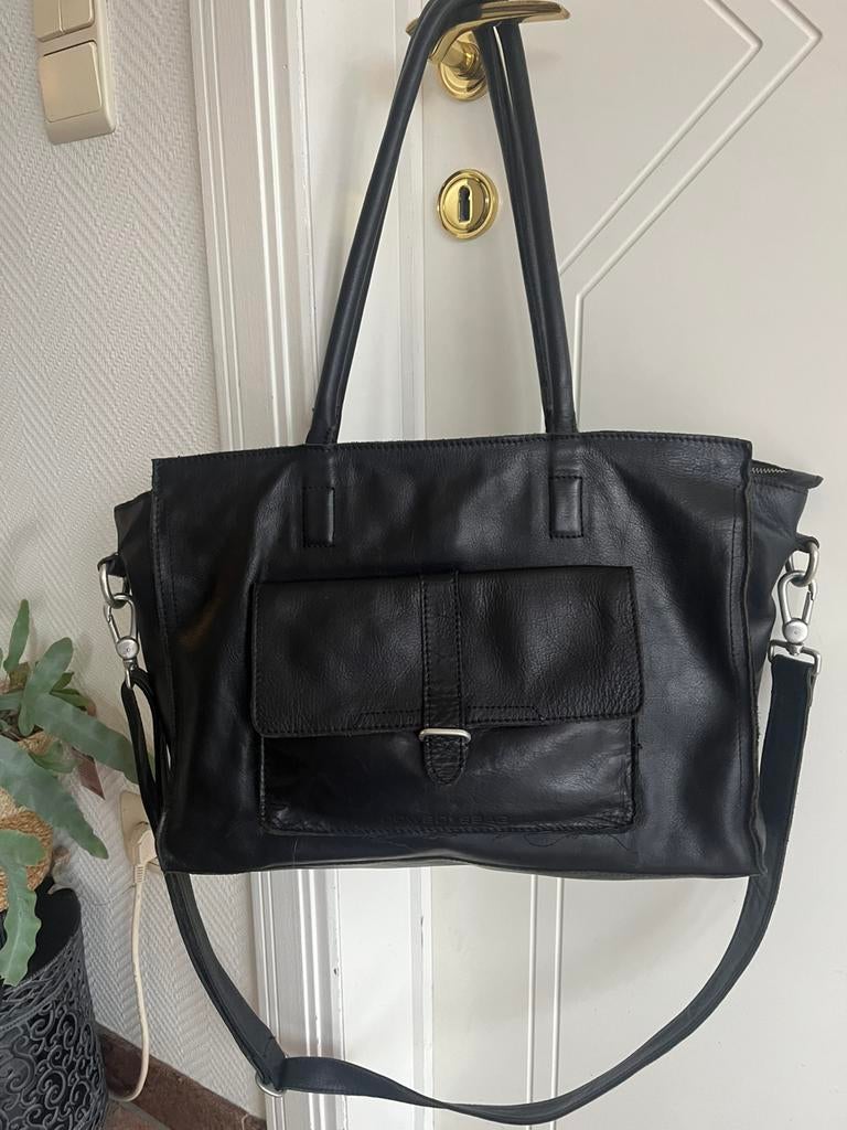 Zwarte Cowboysbag schoudertas laptoptas, Computers en Software, Laptoptassen, Gebruikt, Schoudertas, 17 inch of meer, Ophalen of Verzenden