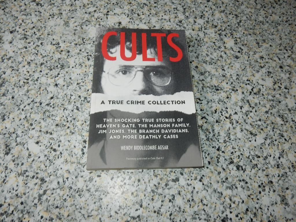 nr.372- Cults - true crime, Ophalen of Verzenden, Zo goed als nieuw