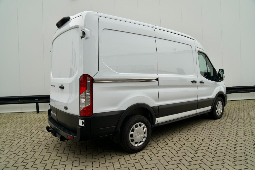FORD TRANSIT |  L2H1 | FACELIFT | AUTOMAAT | TREKHAAK | BTW, Auto's, Dealer onderhouden, Stof, 4 cilinders, Wit
