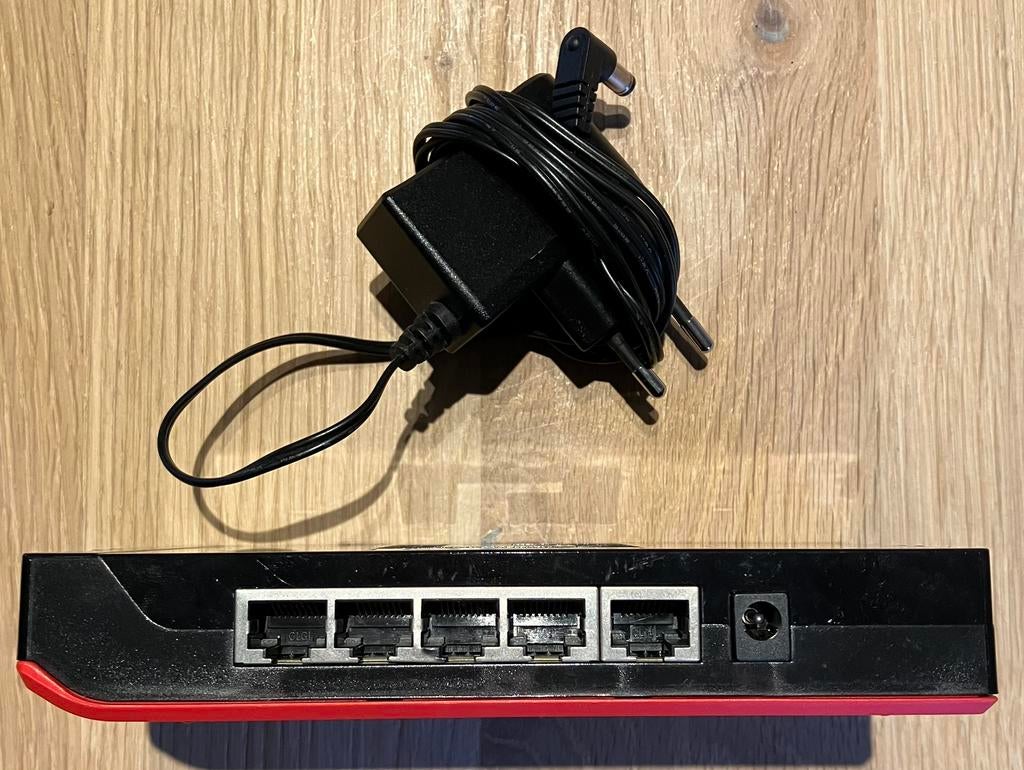 Level One GSW-0507 5 port gigabit 1000Mbps switch, Enlèvement ou Envoi, Utilisé
