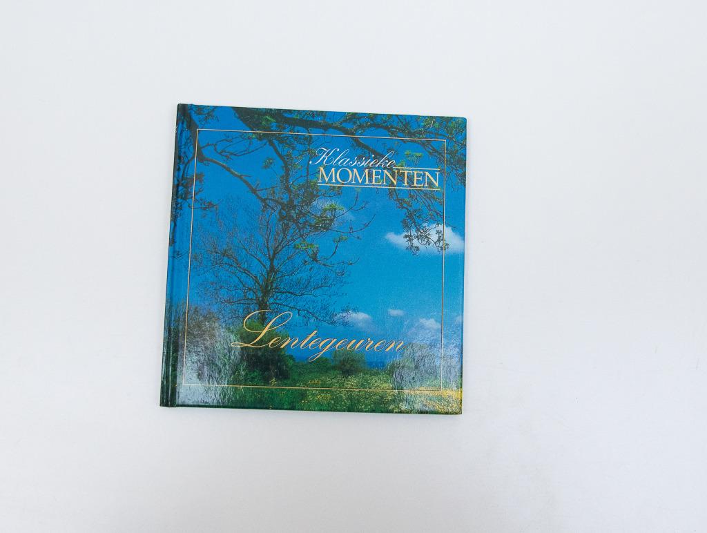 CD Klassieke Momenten – Lentegeuren – Nieuwstaat, Cd's en Dvd's, Ophalen of Verzenden, Nieuw in verpakking