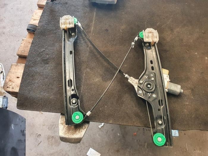 Mécanique vitre 4portes avant droite d'un BMW 3-Serie, -, 3 mois de garantie, Utilisé, -