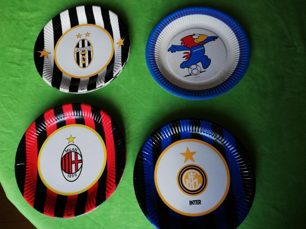 Assiettes en carton pour clubs de football, largeur 23 cm, Enlèvement ou Envoi, Comme neuf, Autres types