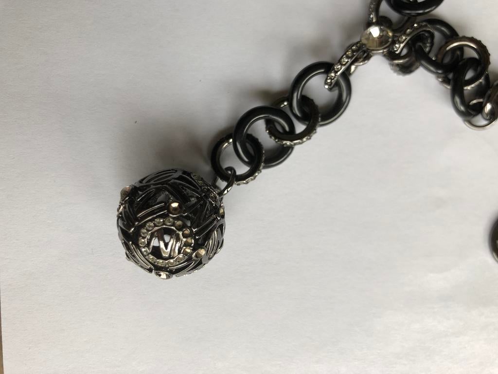 Collier noir et gris foncé avec pierres, Enlèvement, Comme neuf, Noir, Pierre ou Minéral