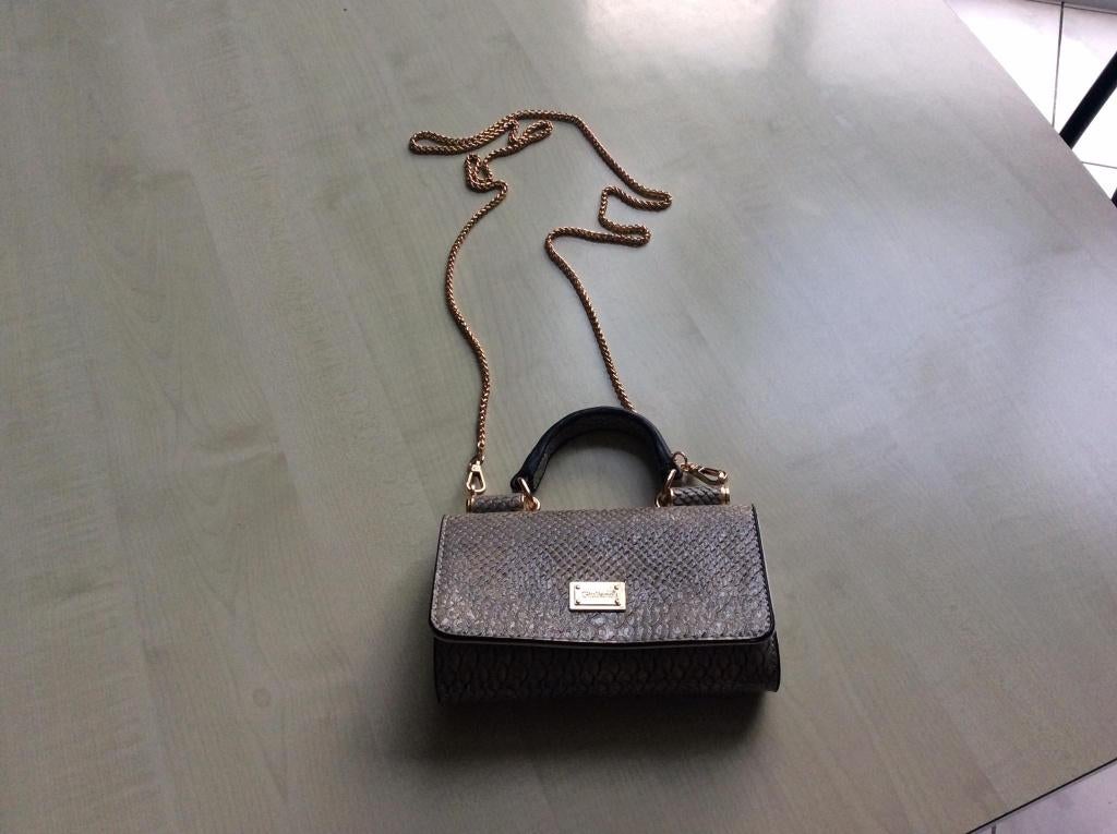 Nieuw, grijs handtasje., Bijoux, Sacs & Beauté, Enlèvement ou Envoi, Neuf, Gris