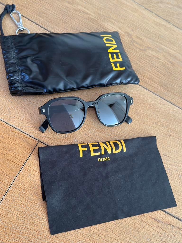 Lunettes de soleil Fendi, Enlèvement ou Envoi, Comme neuf, Lunettes