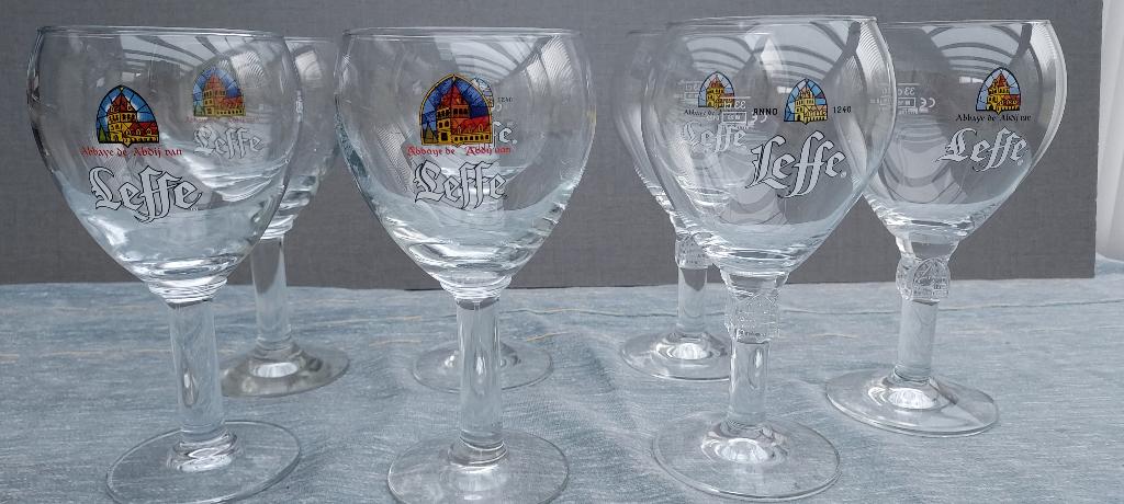 Leffe bierglazen 33cl  16 stuks, Ophalen, Gebruikt, Glas of Glazen, Leffe