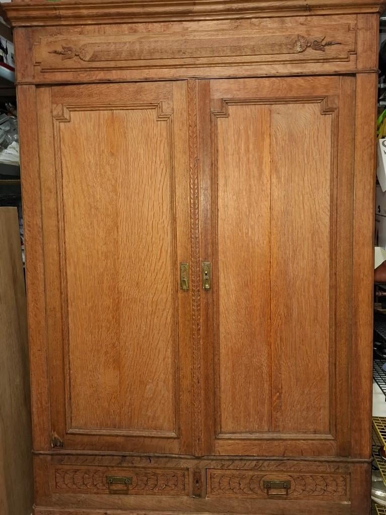 AV ARMOIRE DE HALL EN CHENE BON ETAT, Enlèvement