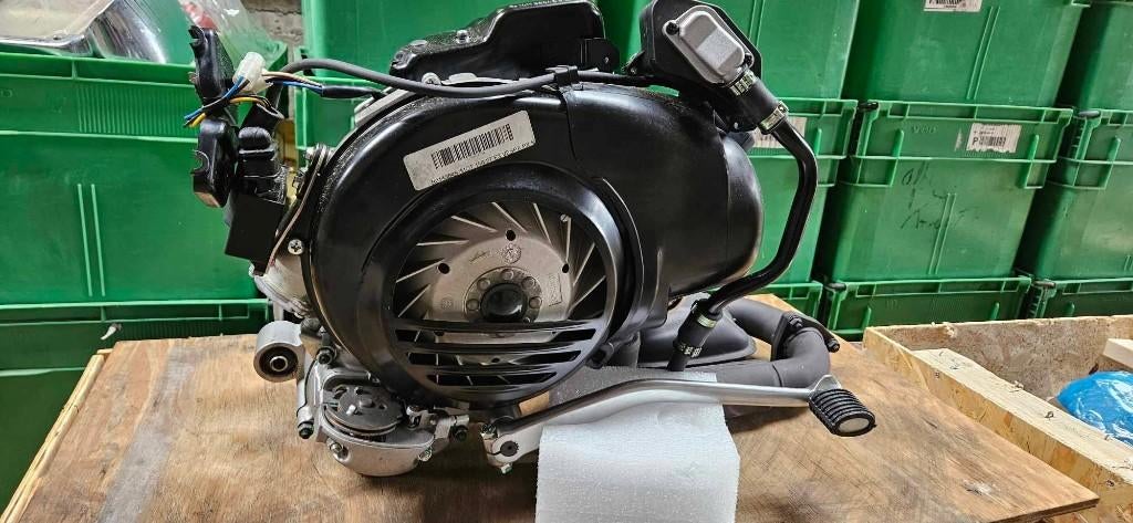 Vespa PX 125 150 motorblokken NOS NIEUW, Motoren, Verzenden, Nieuw