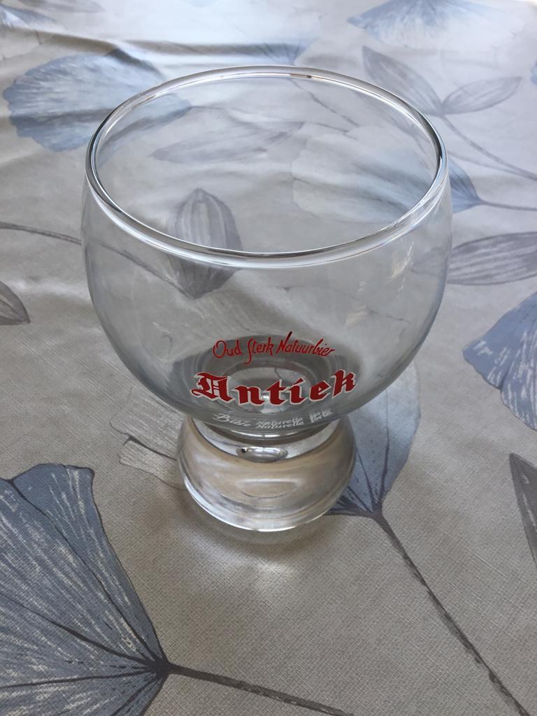 Zes glazen antiek bier 6€, Ophalen of Verzenden, Zo goed als nieuw