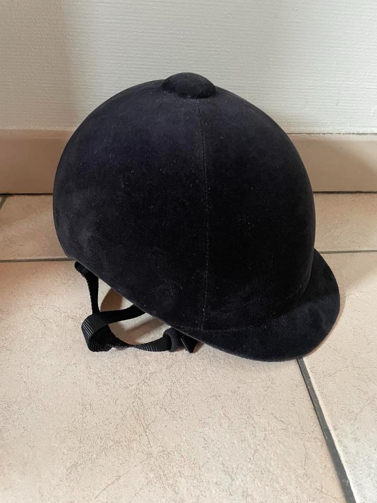 Paardrijcap Fouganza 56, Dieren en Toebehoren, Ophalen, Zo goed als nieuw, Recreatie, Cap