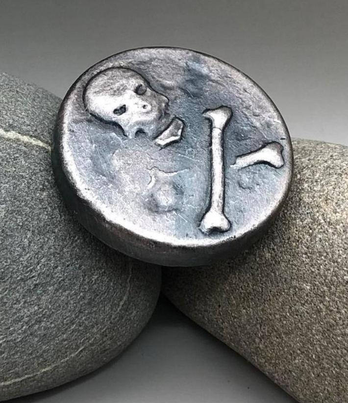 Joli skullmunt en argent vieilli 2 oz de la fonderie YPS, Enlèvement ou Envoi, Argent