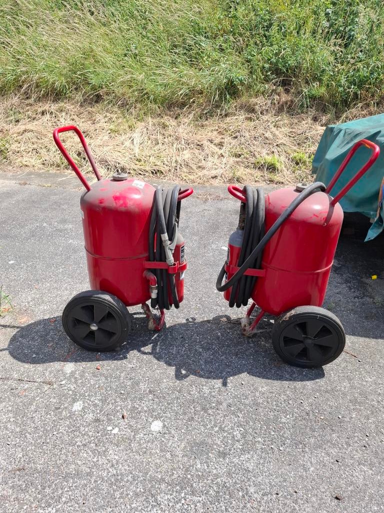 Grote brandblussers, Ophalen