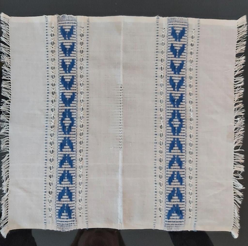 Petit napperon brodé, Enlèvement ou Envoi, Comme neuf, Rectangle