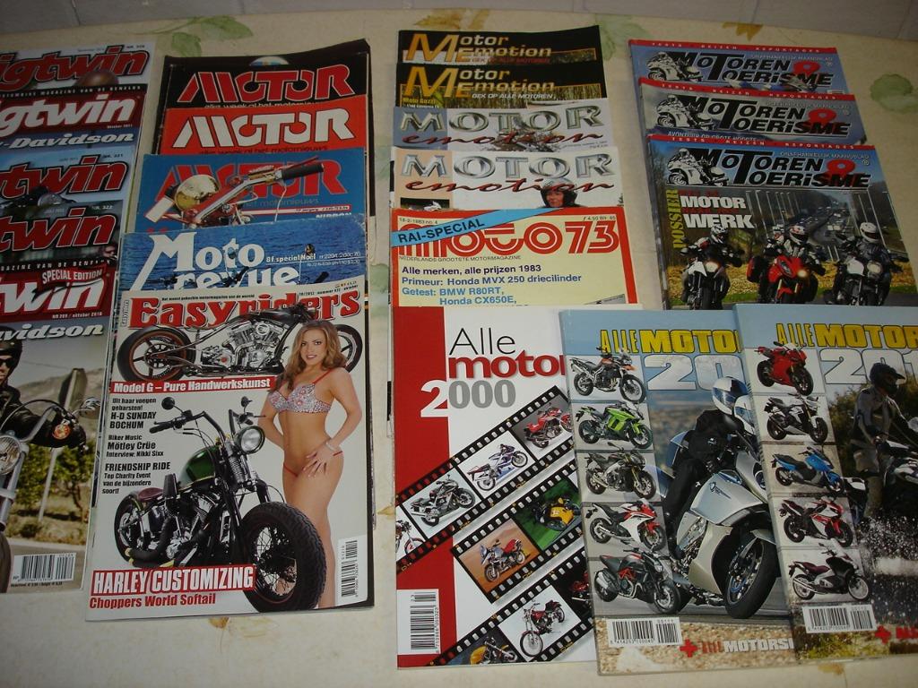 Moto's Motoren (21) boeken/magazine's (veel Harley-Davidson), Particulier, 2 cilinders