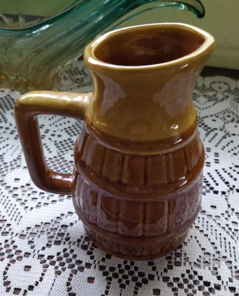Cruche/Carafe  brune - H 15 cm - D 9,5 cm, Enlèvement ou Envoi