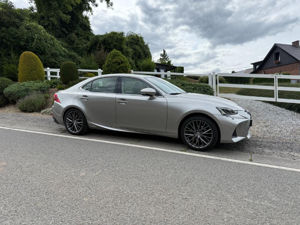 Lexus IS 2.5 300H Hybrid Privilège Line // Full Options, Auto's, Lexus, Achterwielaandrijving, Euro 6, 107 g/km, Leder
