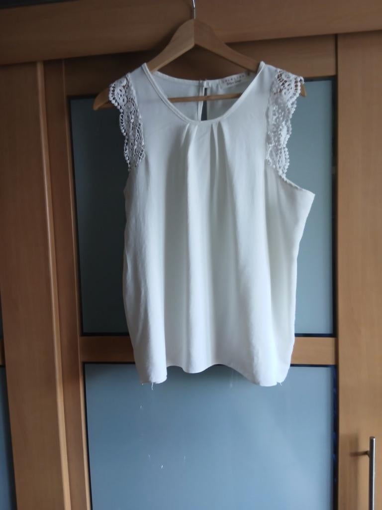 Wit Lola Liza topje maat 44, Enlèvement ou Envoi, Taille 42/44 (L), Blanc