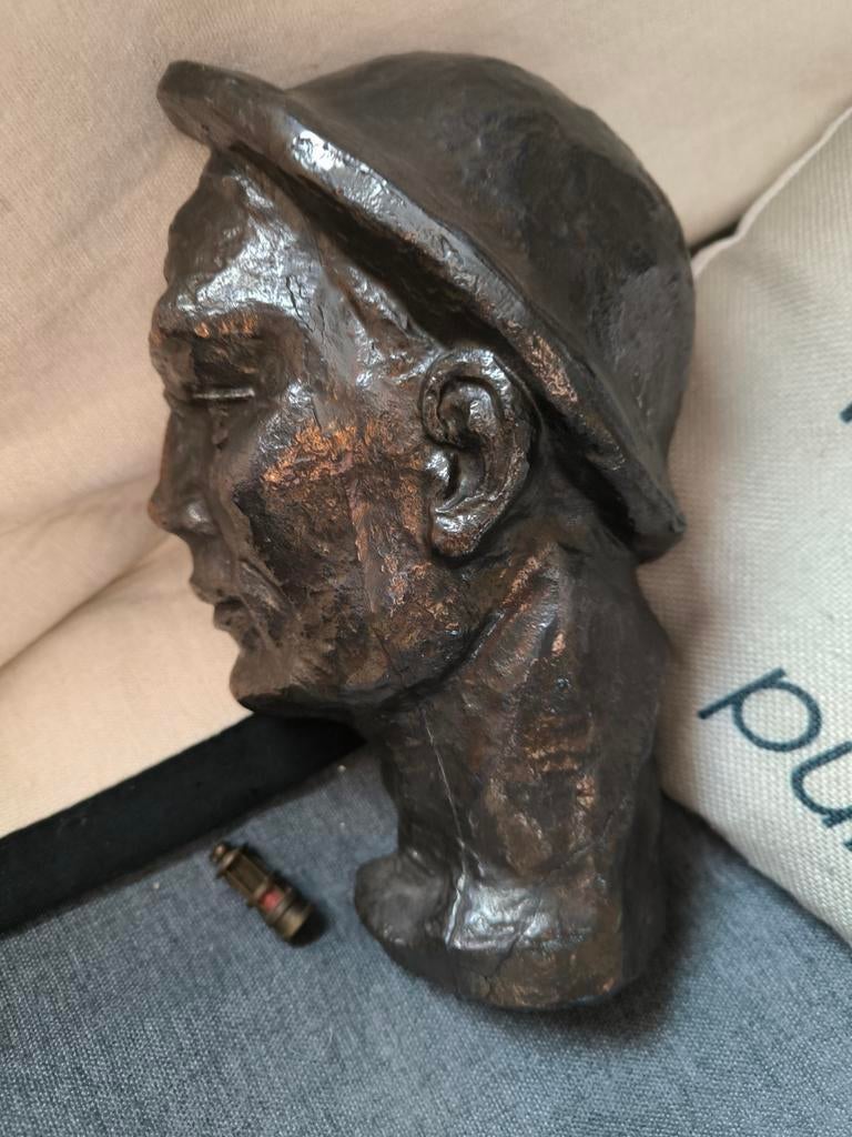 Plaque murale vintage en fonte représentant un mineur avec l, Enlèvement ou Envoi