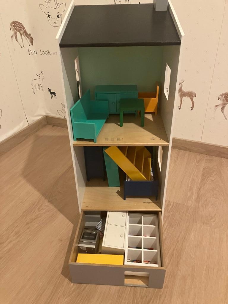 Houten poppenhuis met meubels, Ophalen, Gebruikt, Poppenhuis