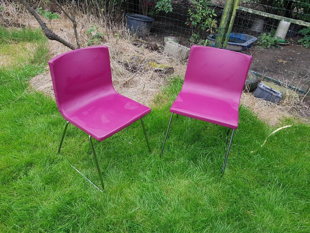 2   moderne  stoelen  te  koop, Huis en Inrichting, Stoelen, Ophalen of Verzenden