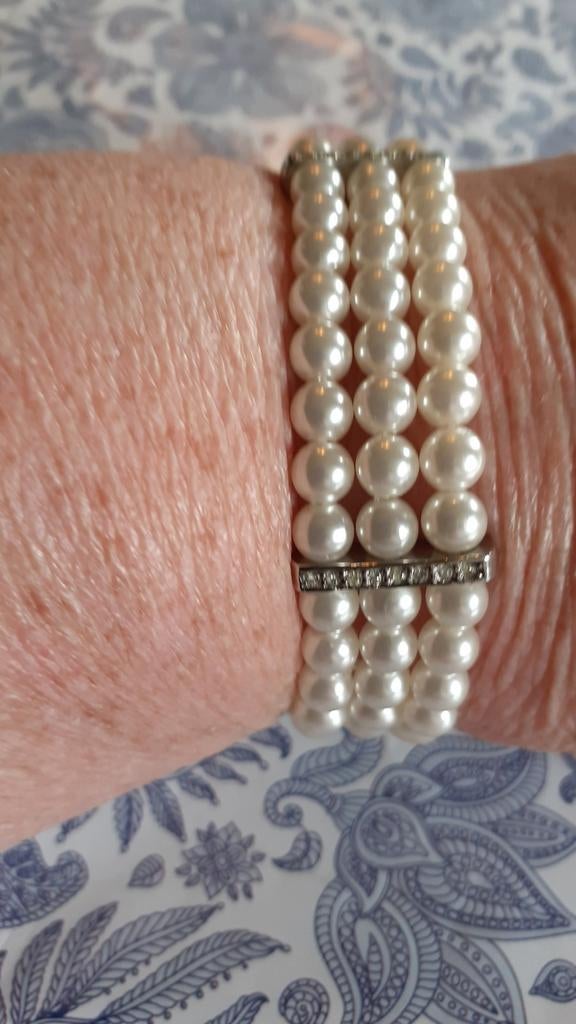 Bracelet de fantaisie 3 rangs de perle et stras, Enlèvement ou Envoi, Comme neuf, Élastique
