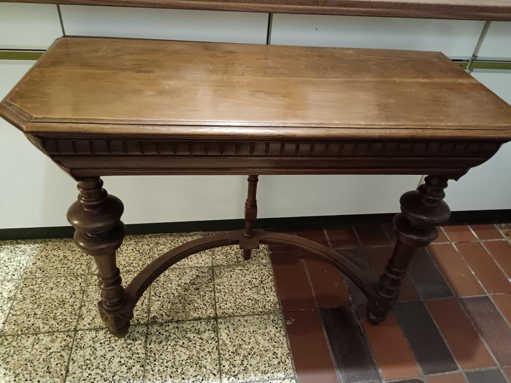 Antieke halve tafel, Ophalen