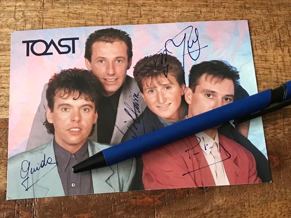 Fotokaart TOAST gesigneerd ✍🏻, Enlèvement ou Envoi, Comme neuf, Signé