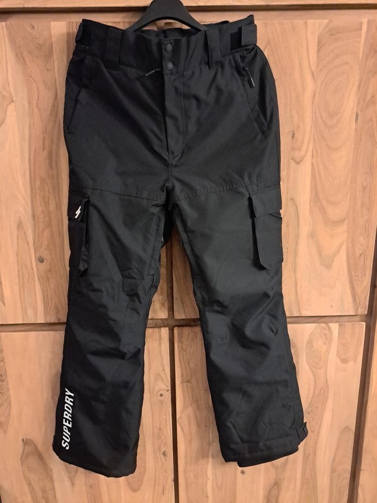Skibroek Superdry nieuw maat M, Enlèvement ou Envoi, Taille 48/50 (M)