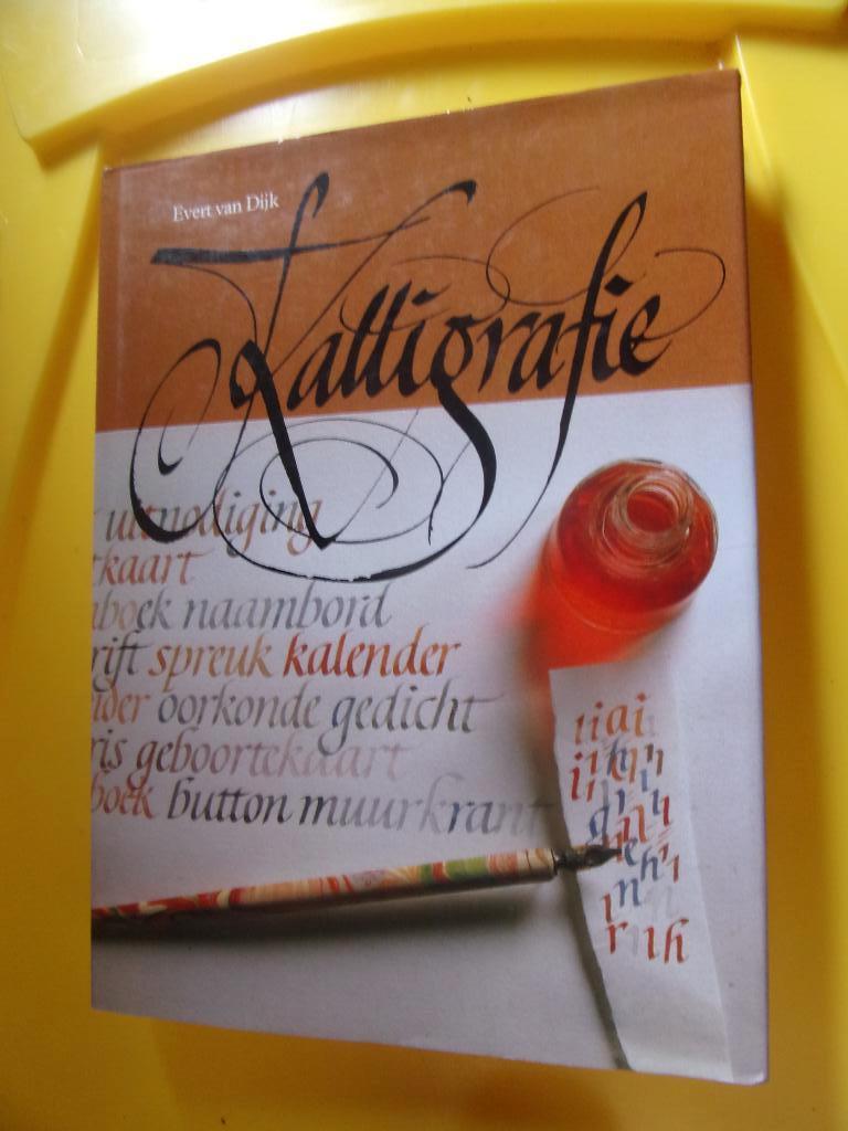 KALLIGRAFIE, Ophalen of Verzenden, Zo goed als nieuw, Boek of Gids