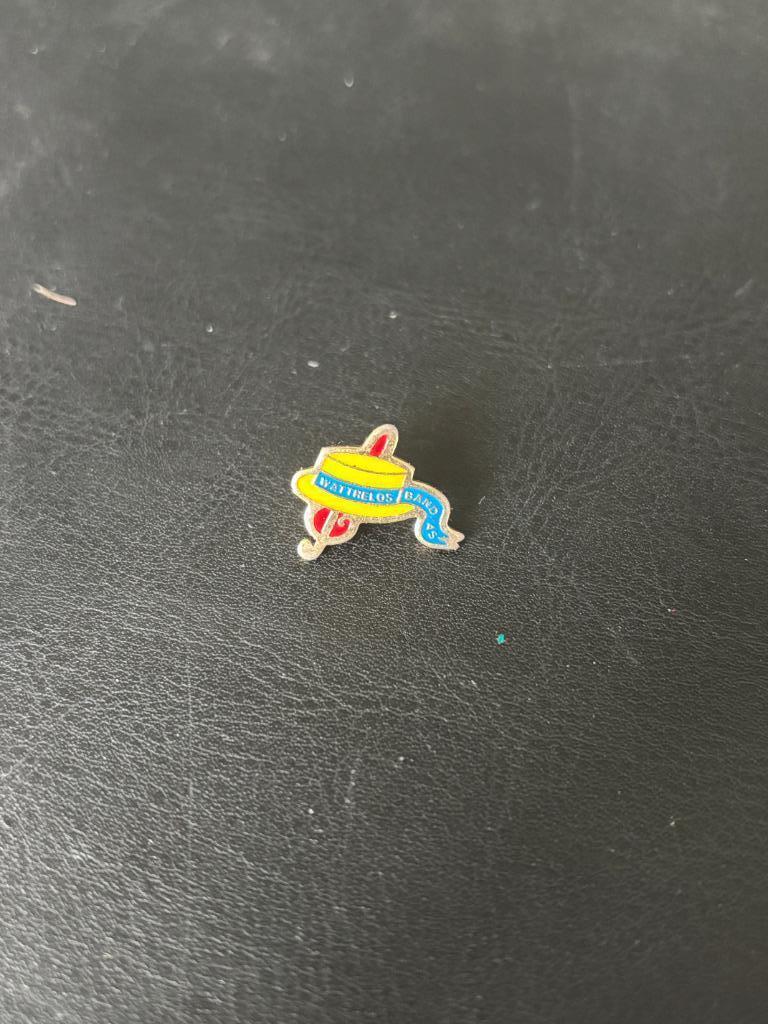 Pin's "La Bandas de Wattrelos", Enlèvement ou Envoi, Utilisé, Autres sujets/thèmes, Insigne ou Pin's