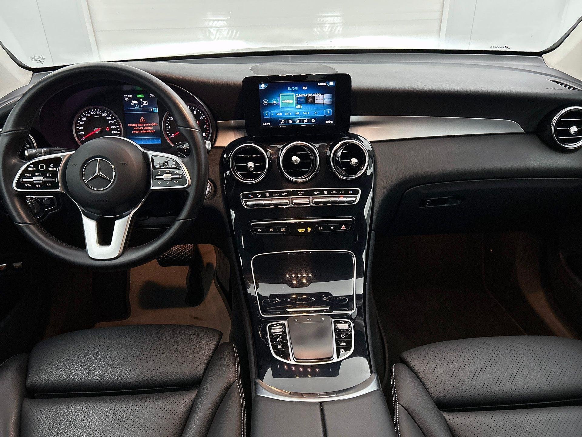 Mercedes-Benz GLC-Klasse 300 e SUV 4MATIC Luxury Line | Trek, Autos, Entreprise, 2000 kg, Noir, 5 portes