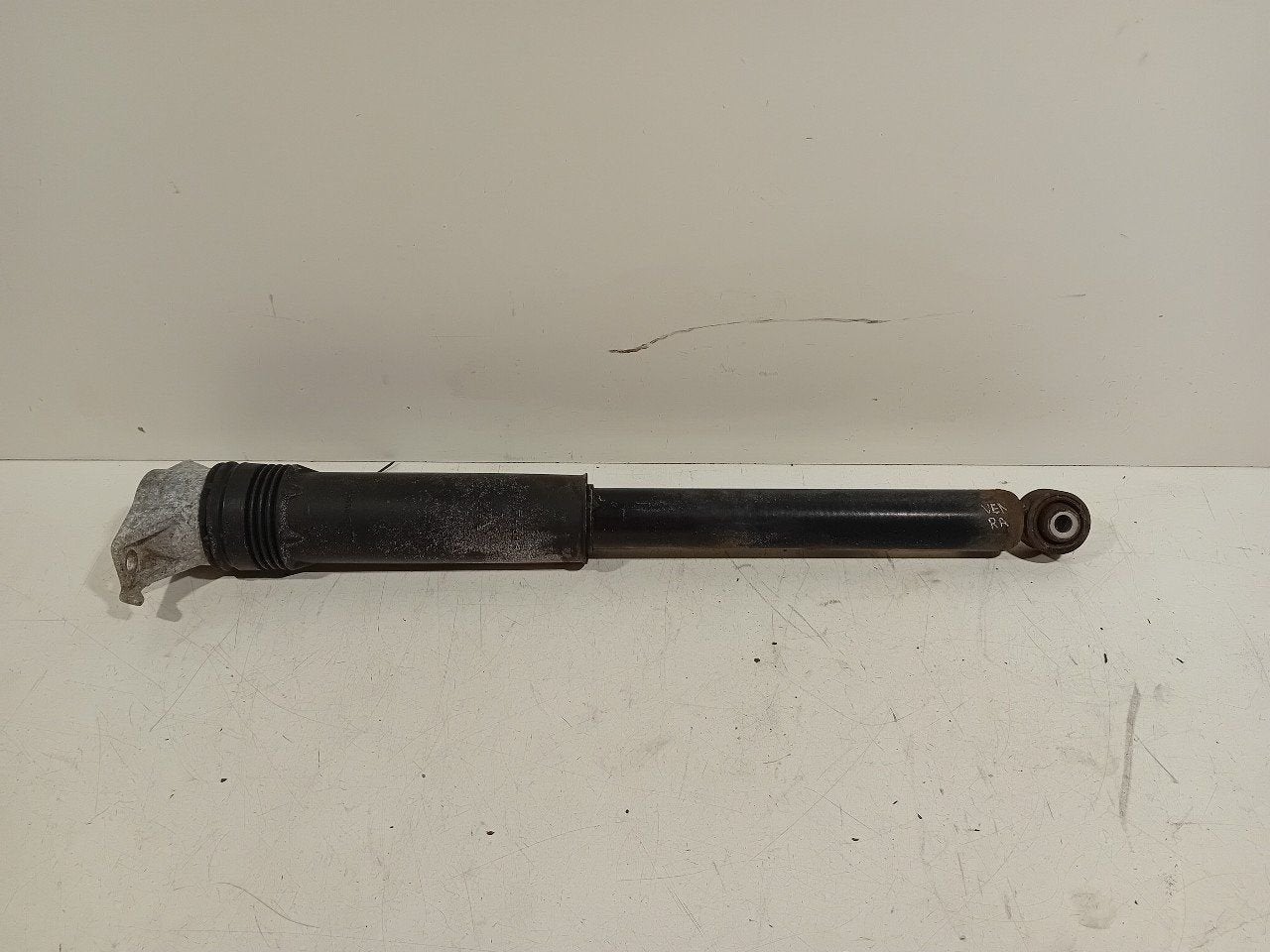 Schokbreker rechts achter Opel Astra, Onderdelen@venauto.nl, Van der Ven Autorecycling B.V., Ettenseweg 76, 4706 PB Roosendaal, The Netherlands