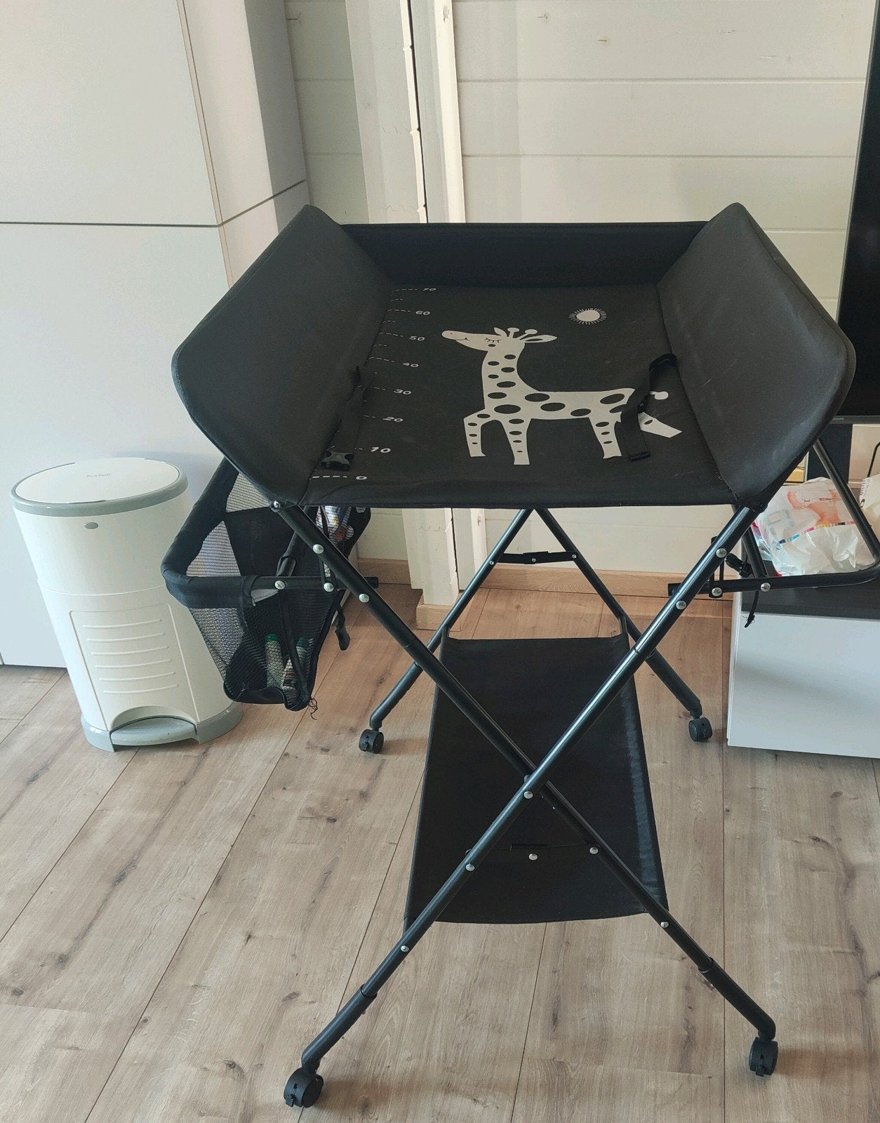 Luiertafel, inklapbaar, 74 x 63 x 92-98 cm, wielen met rem, Ophalen, Gebruikt