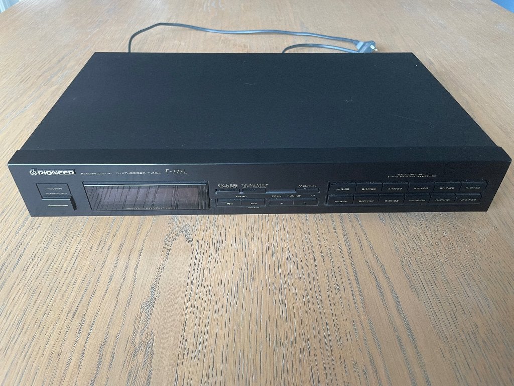 Tuner Pioneer F-227L, Audio, Tv en Foto, Tuners, Ophalen, Zo goed als nieuw