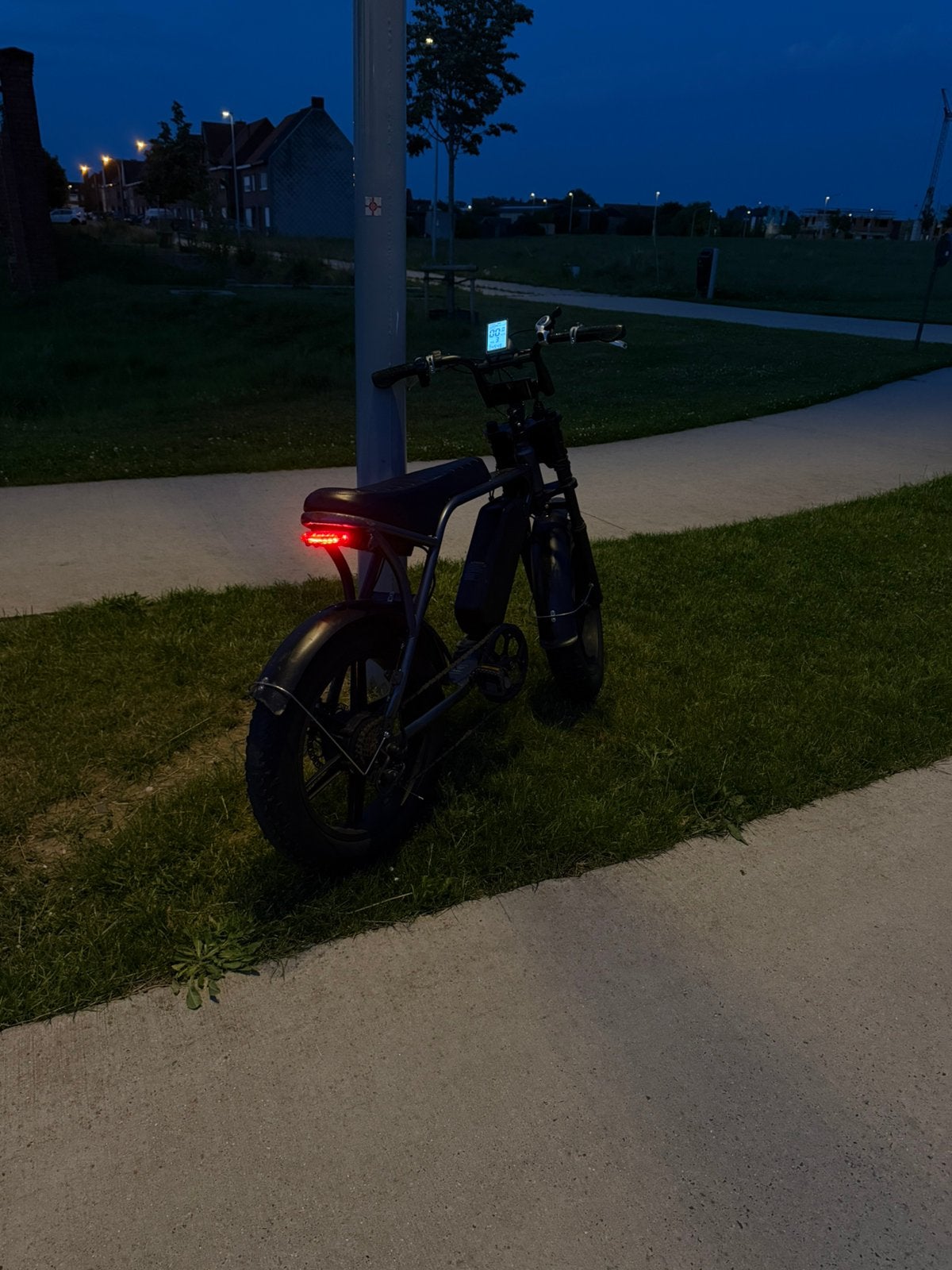 Le fatbike se déplace parfaitement pour 400, Vélos & Vélomoteurs, Enlèvement, Comme neuf