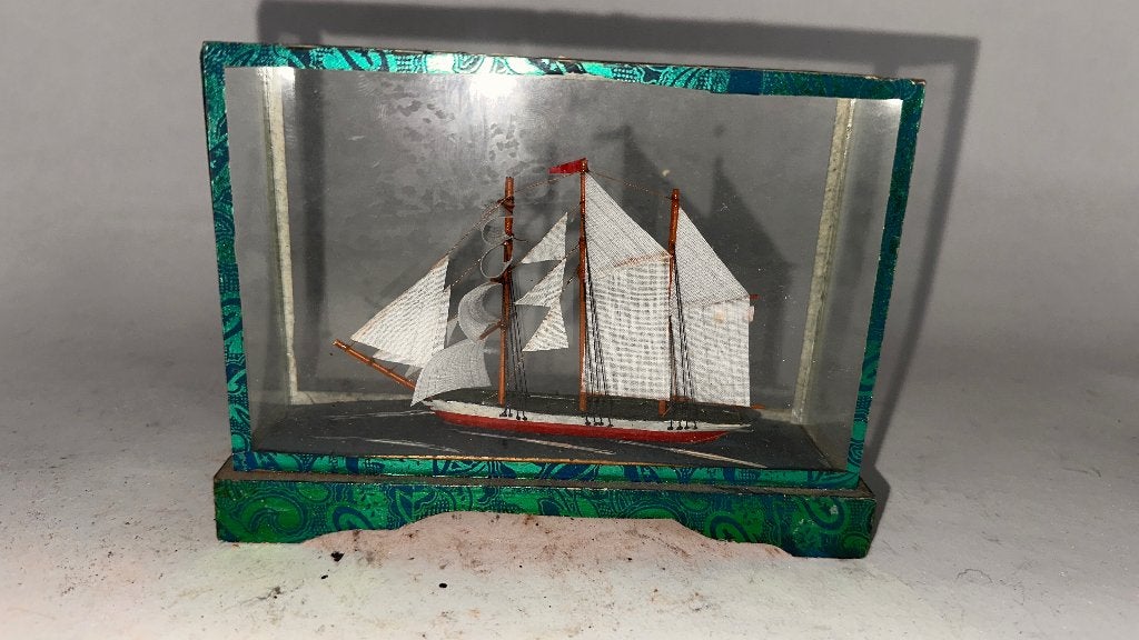Bootje in glas, Enlèvement ou Envoi