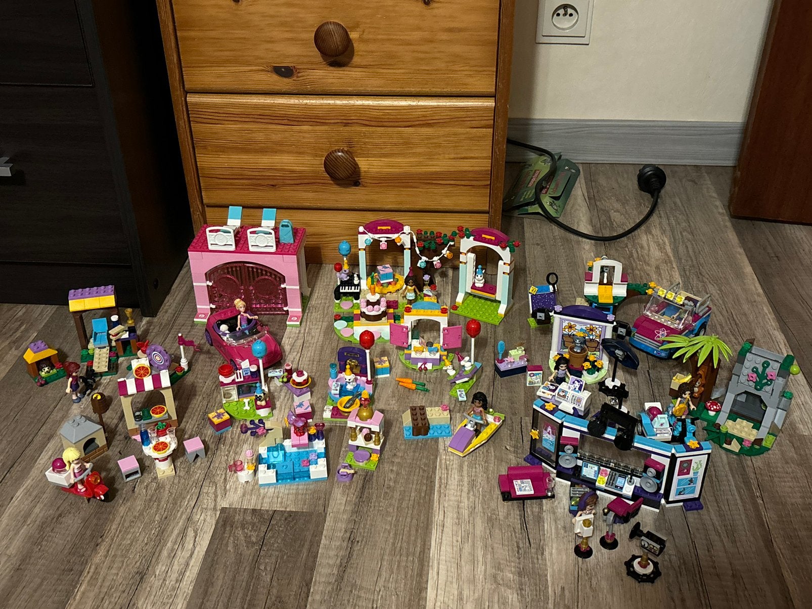 Lego friends collectie van 12 sets + barbie, Kinderen en Baby's, Speelgoed | Duplo en Lego, Gebruikt, Lego, Complete set, Compleet