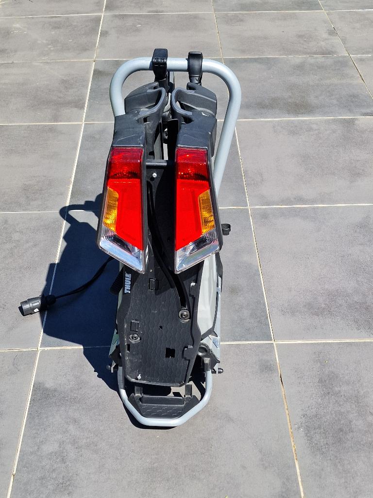 Thule Easyfold fietsendrager voor  trekhaak, Auto diversen, Fietsendragers, Ophalen, Brede banden, Zo goed als nieuw, 2 fietsen
