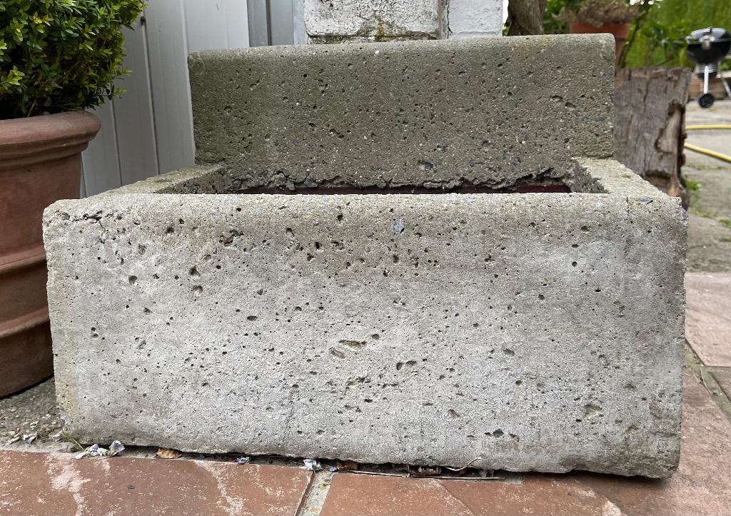 Voederbak, trog, bloembak, Ophalen, Zo goed als nieuw, Balkon, Beton
