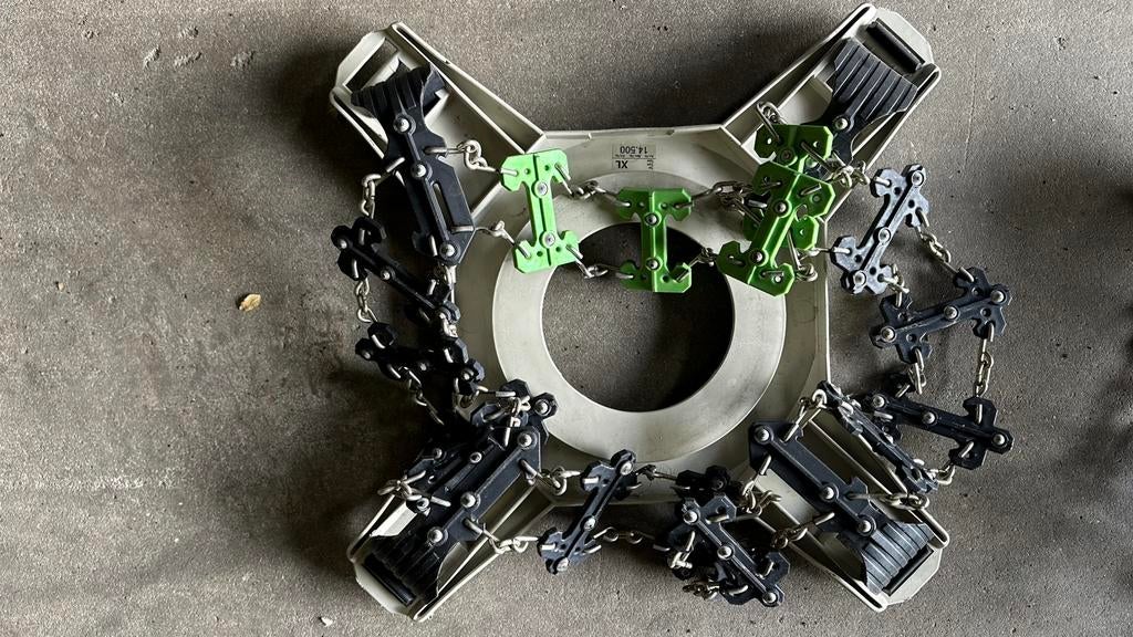 Chaînes à neige Spikes Spider Sport — modèle 81017 — com neu, Autos : Divers, Chaînes, Comme neuf, Enlèvement