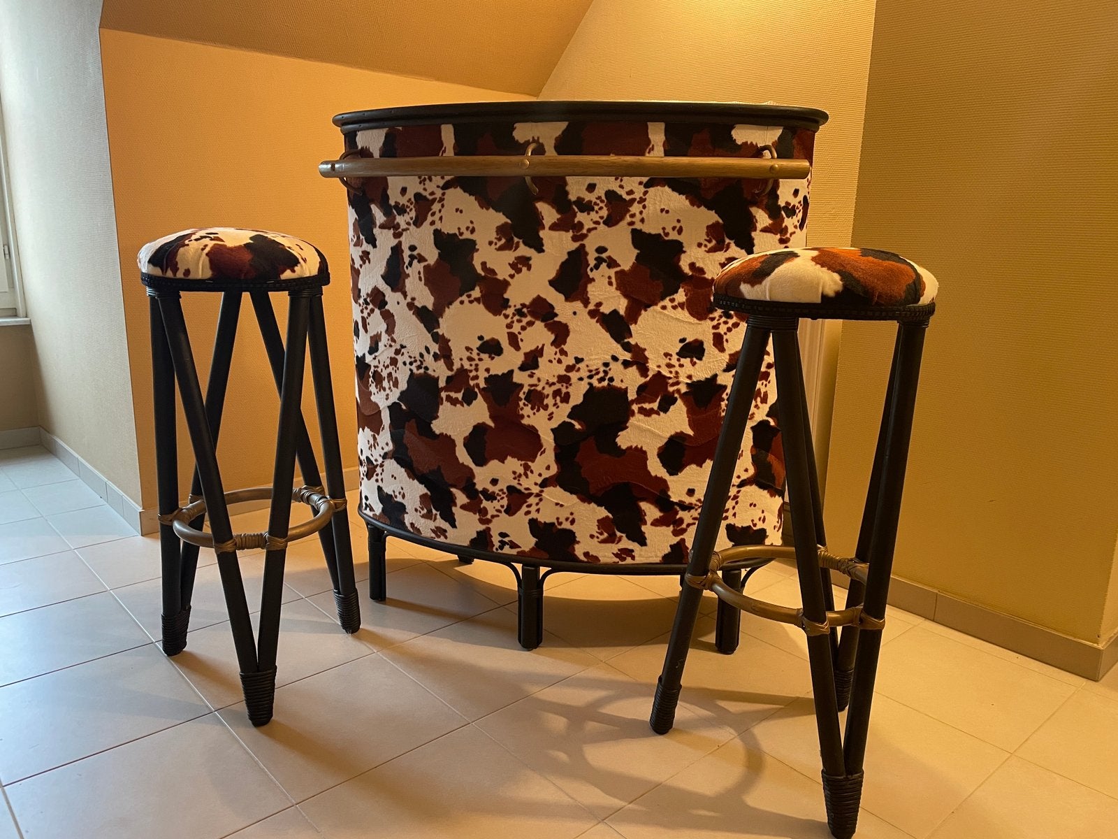 Vintage bar met 2 barstoelen, gepimpt, Huis en Inrichting, Ophalen, Gebruikt