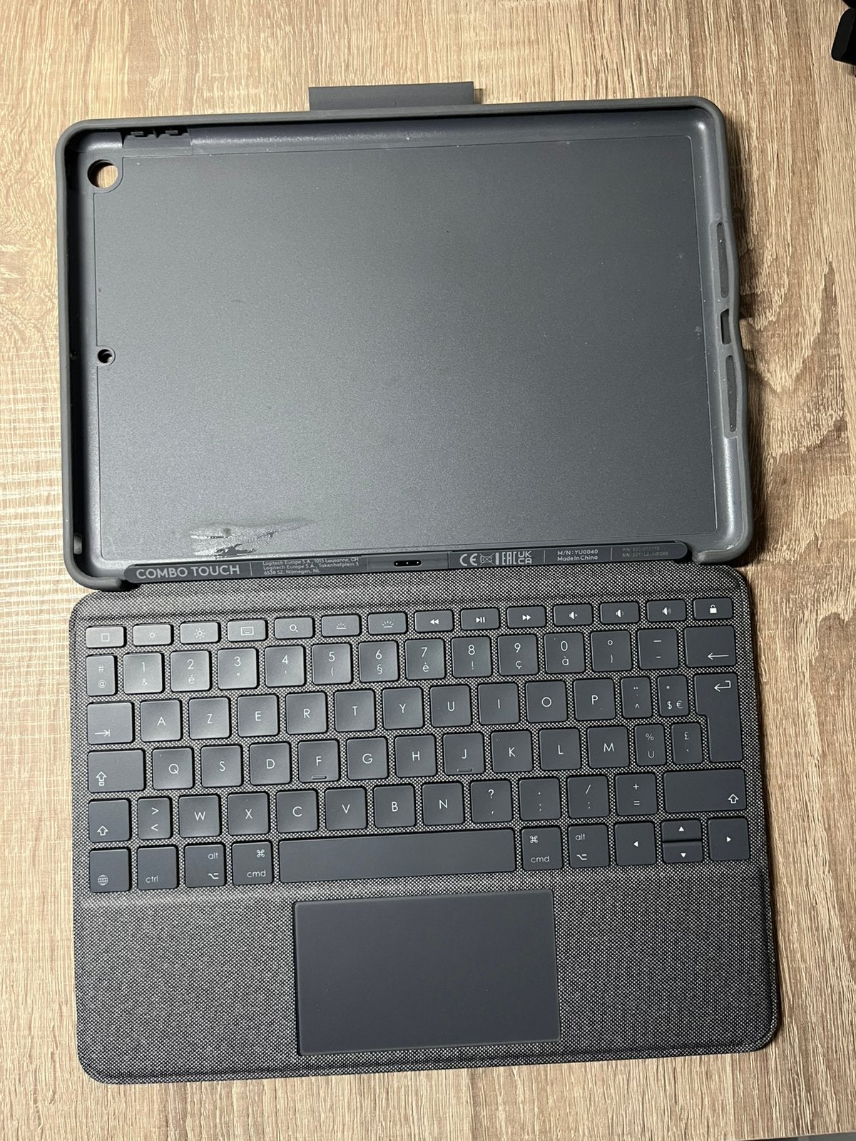 Logitech combo touch clavier etui pour IPAD, Enlèvement, Comme neuf