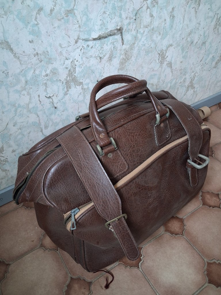 Sac de voyage vintage, Enlèvement