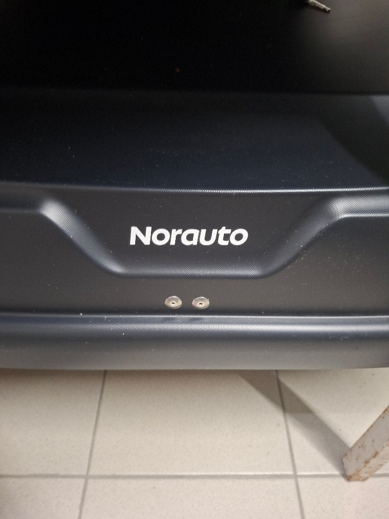 Dakkoffer Norauto Bermude 200, Auto diversen, Ophalen, Zo goed als nieuw