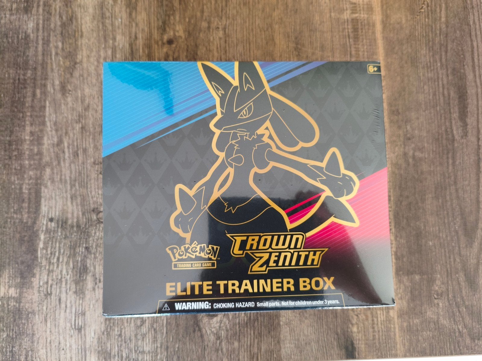 Crown Zenith ETB. Elite trainer box, Ophalen of Verzenden