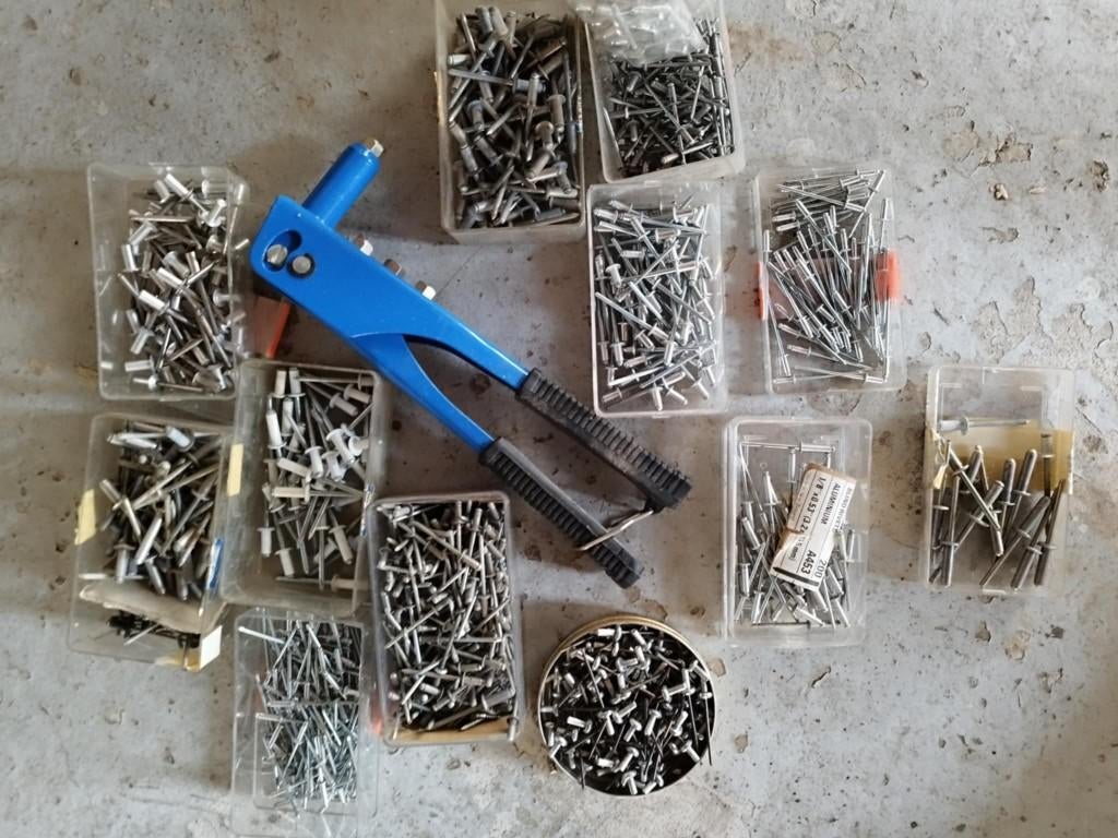 PINCE A RIVET + ACCESSOIRES, Bricolage & Construction, Enlèvement, Comme neuf