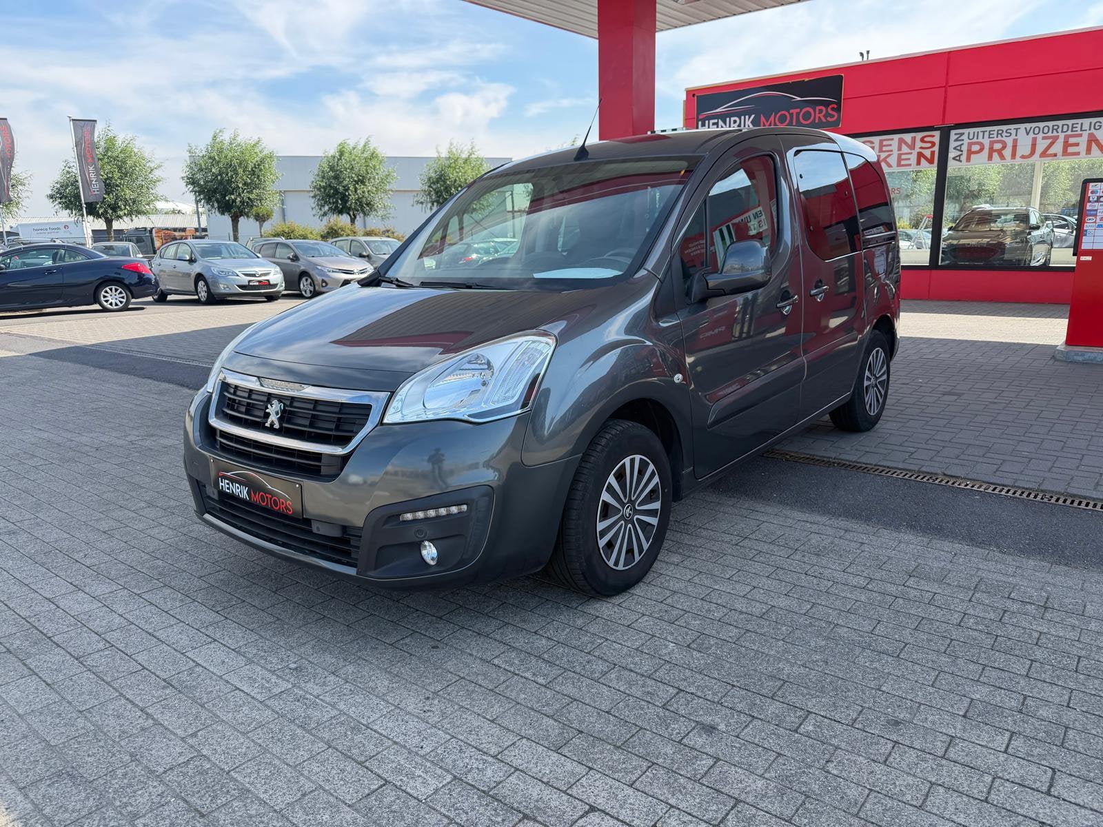 Peugeot Partner 1.2i •Airco• •Navi• •Cruise• PROPERE STAAT, Bedrijf, Partner Tepee, Te koop, https://public.car-pass.be/vhr/4421e456-34d8-464c-892e-cdfe73c323ca